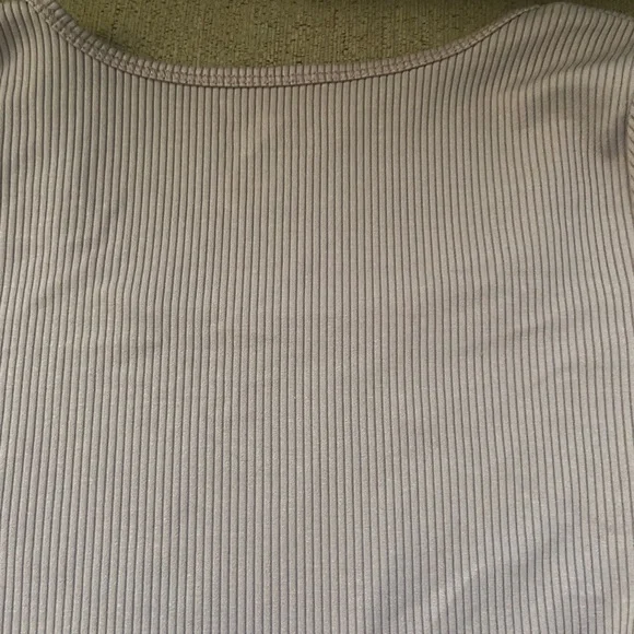 NWOT Fitted Ribbed Baby Tee - Hollister - Picture 8 of 8